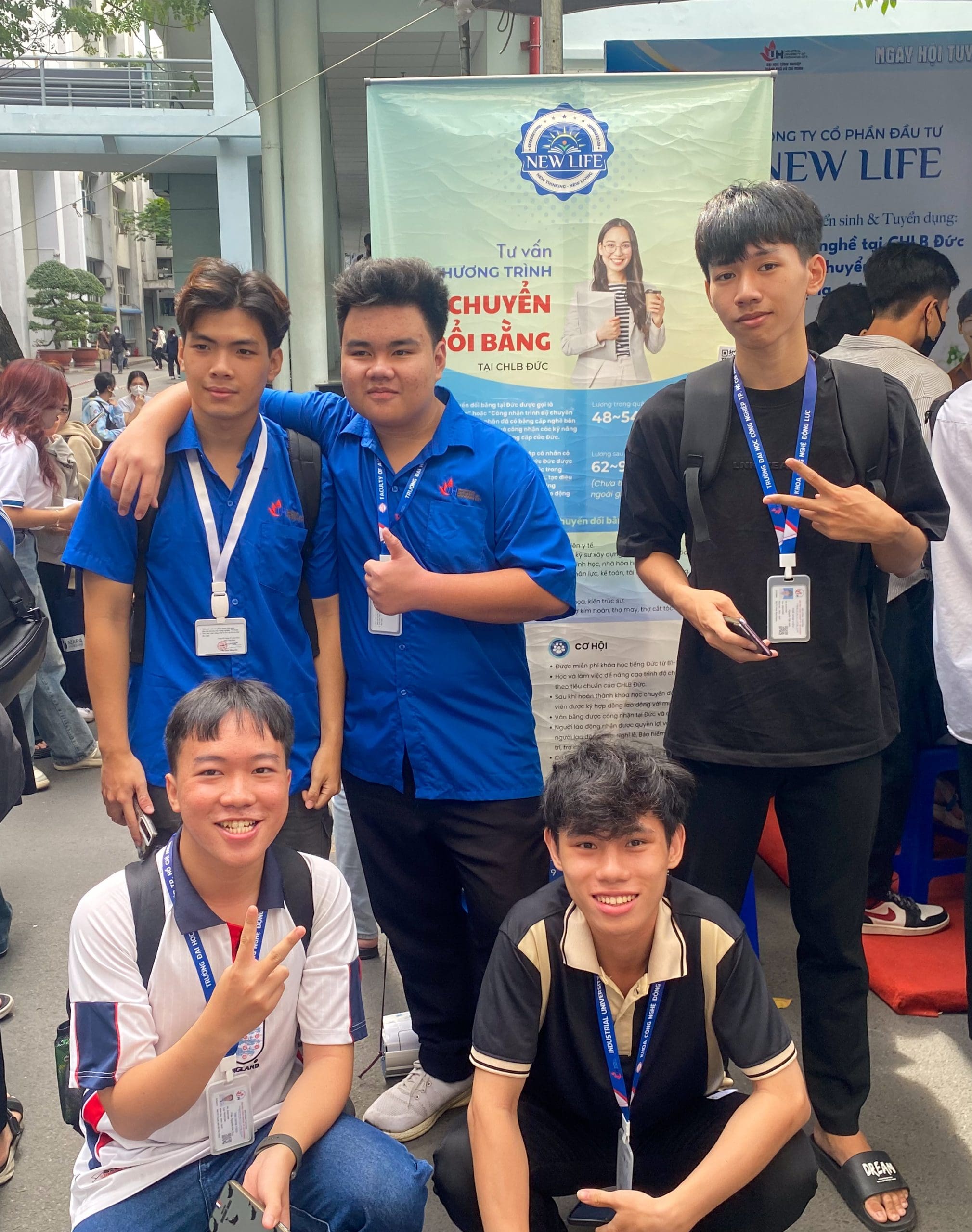 Các bạn sinh viên tìm tham dự Ngày Hội Việc Làm 2024 Lần 2 tại Đại Học Công Nghiệp TP. Hồ Chí Minh