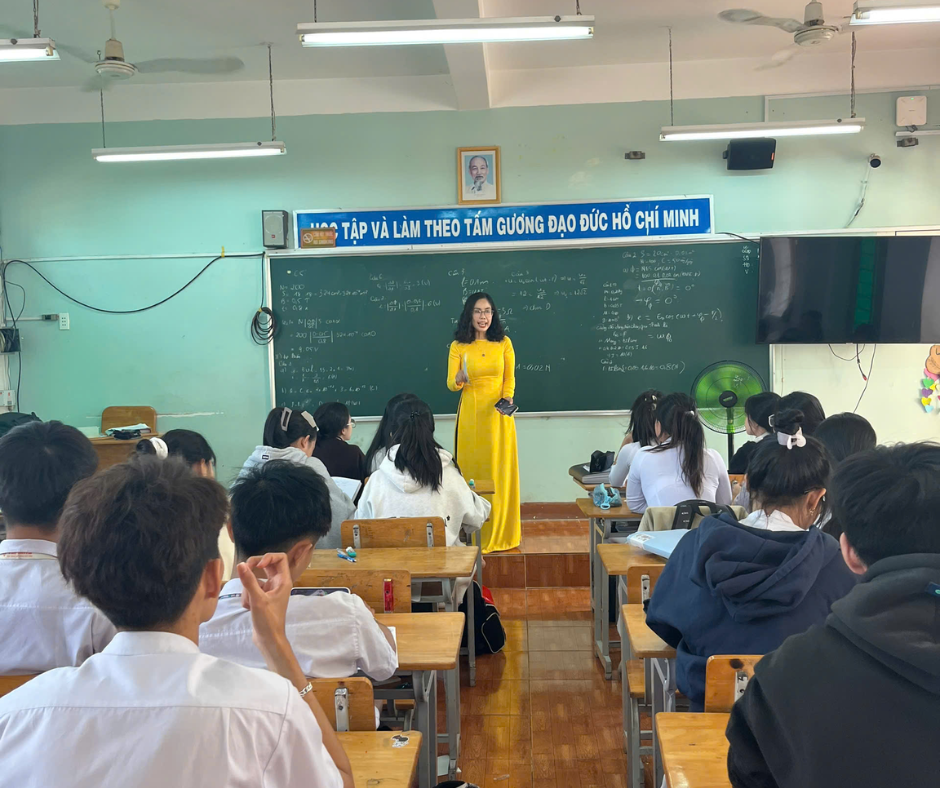 New Life và các bạn học sinh trường THPT Nguyễn Du, tỉnh Bình Phước