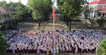 Hình ảnh New Life giao lưu cùng học sinh trường THPT Chuyên Quang Trung, tỉnh Bình Phước